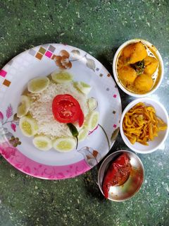 कड़ी बड़ी (Kadhi Badi Recipe in Hindi) रेसिपी मुख्य फोटो