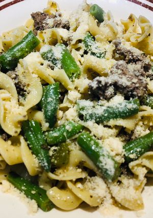 A picture of Green Beans & Egg Noodles.