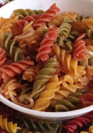 A picture of TRI Color pasta.