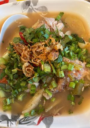 A picture of Vietnamese Sweet and Sour Red Snapper Soup (Canh Chua Cá Hồng).