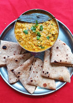 A picture of Corn In Coconut Gravy.
