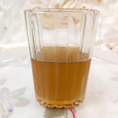 A picture of Cardamom and saunf sharbat.