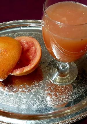 A picture of Freash grape fruit juice simple.