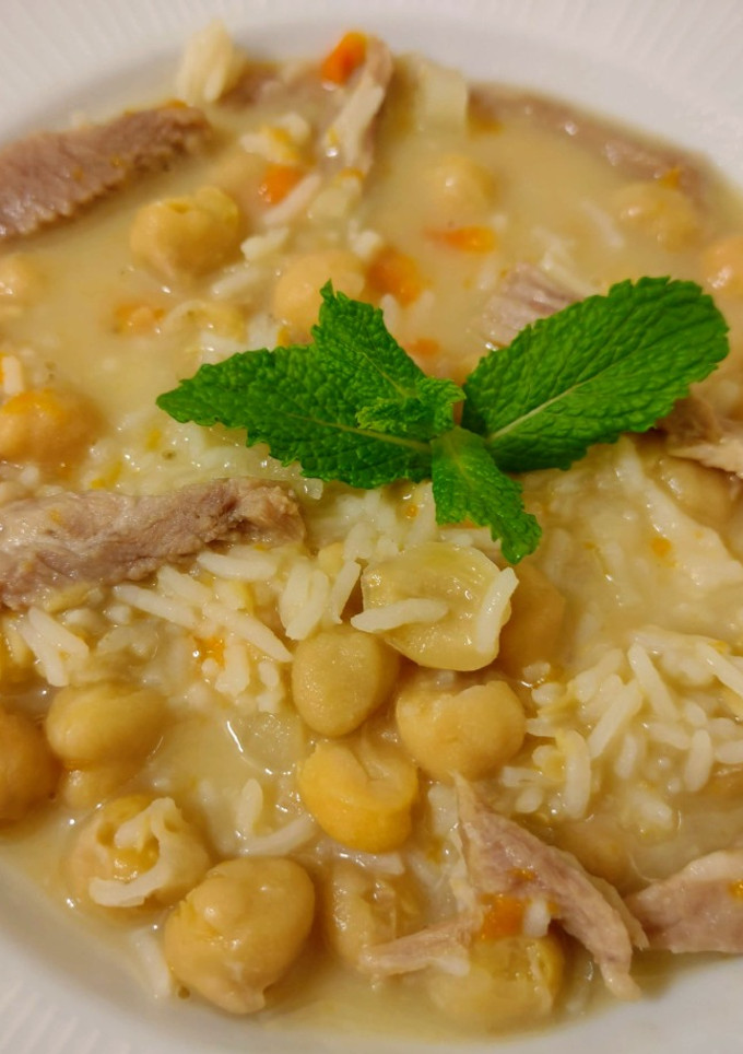 Una foto de Sopa de puchero con arroz