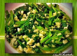 Hình của món Cải Bó Xôi Xào Tỏi.