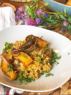 Foto de Arroz integral de abóbora e cogumelos