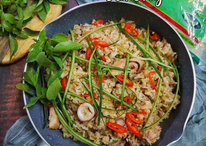 Recipe: Delicious Nasi Kerabu Goreng
