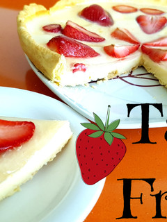 Una foto de Tarta quebrada con crema y fresas, te vas a resistir?