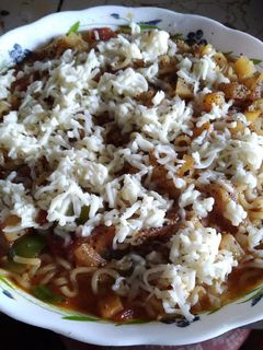 চীজি স্যুপি ম্যাগি (cheesy soupy maggi recipe in Bengali) রেসিপির প্রধান ছবি