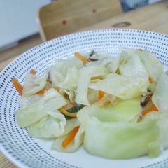 A picture of Stir Fry Round Cabbage with dried shrimps (炒高丽菜).