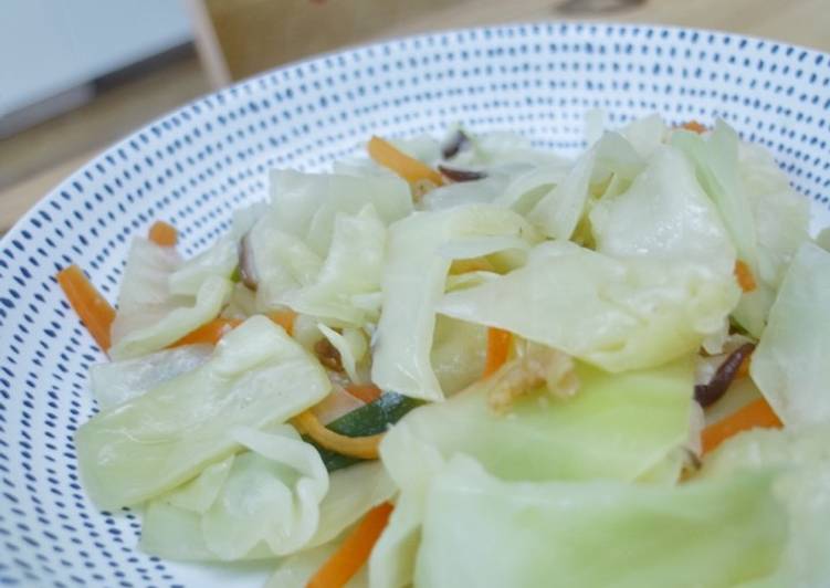 Stir Fry Round Cabbage with dried shrimps (炒高丽菜)