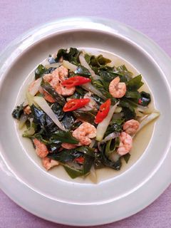 Foto resep Tumis Udang Labu Siam Daun Melinjo
