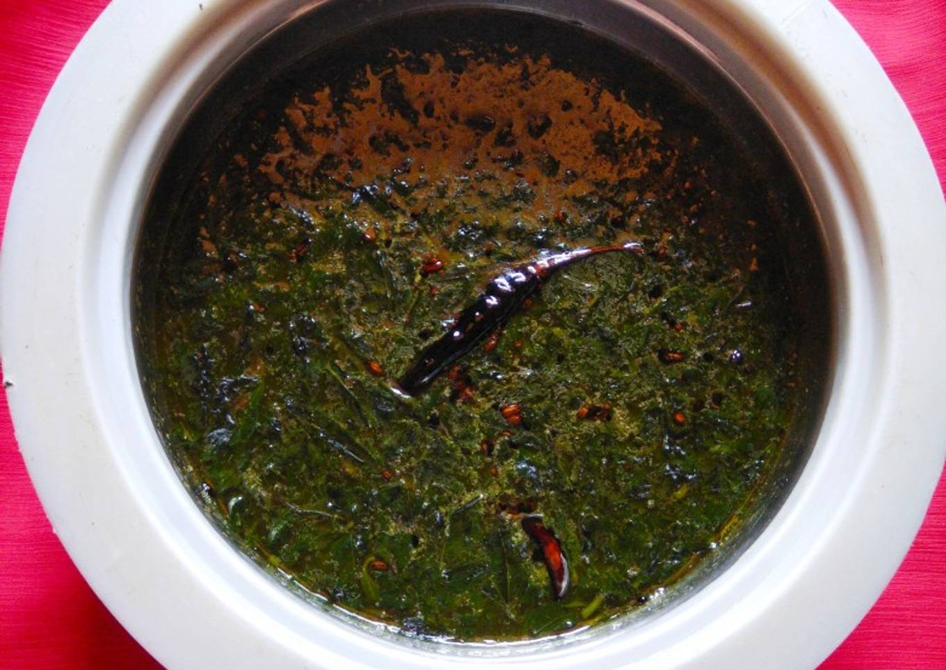 PAAT SAAG JHOL (SOUP OF JUTE LEAVES)