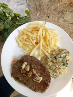 Foto resep Wagyu Steak with Creamy Spinach Mushroom Sauce