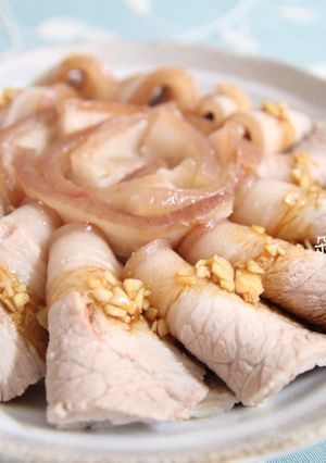 蒜泥白肉 鮮嫩Q彈美味秘訣 的食譜成品照片