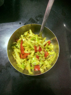 કોબી નો સંભારો(Cabbage Sambharo Recipe in Gujarati) રેસીપી મુખ્ય ફોટો