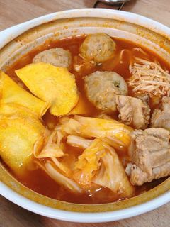 天冷必備的韓式馬鈴薯排骨湯～香辣過癮💕 的食譜成品照片