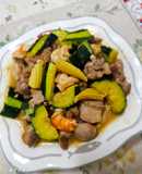 櫛瓜香炒雞肉佐蝦仁