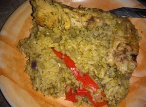 Una foto de Arroz con pollo peruano