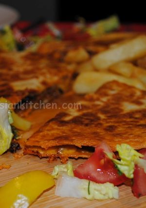 A picture of Rozina’s Persian calzone pizza.