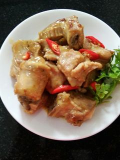 Hình của món Sườn non sốt chanh dây.
