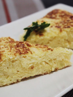 Una foto de Tortilla de col y patatas