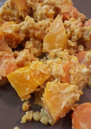 Une photo de Poêlée butternut et lentilles corail au lait de coco