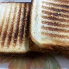 A picture of Creamy veg sandwich.