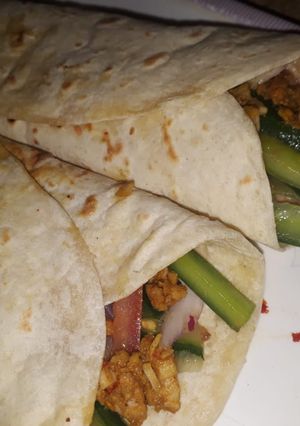 A picture of Chicken shawarma (Turkish food).