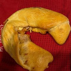 A picture of Pepperoni Bread.
