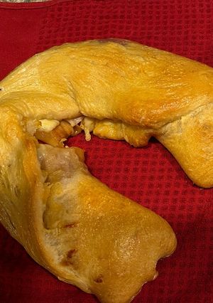 A picture of Pepperoni Bread.