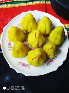 सूजी मोदक (suji modak recipe in Hindi) रेसिपी मुख्य फोटो