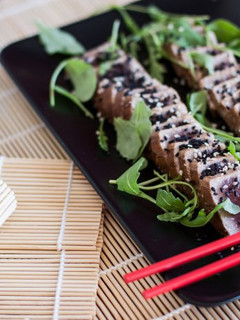 Una foto de Tataki de atún rojo