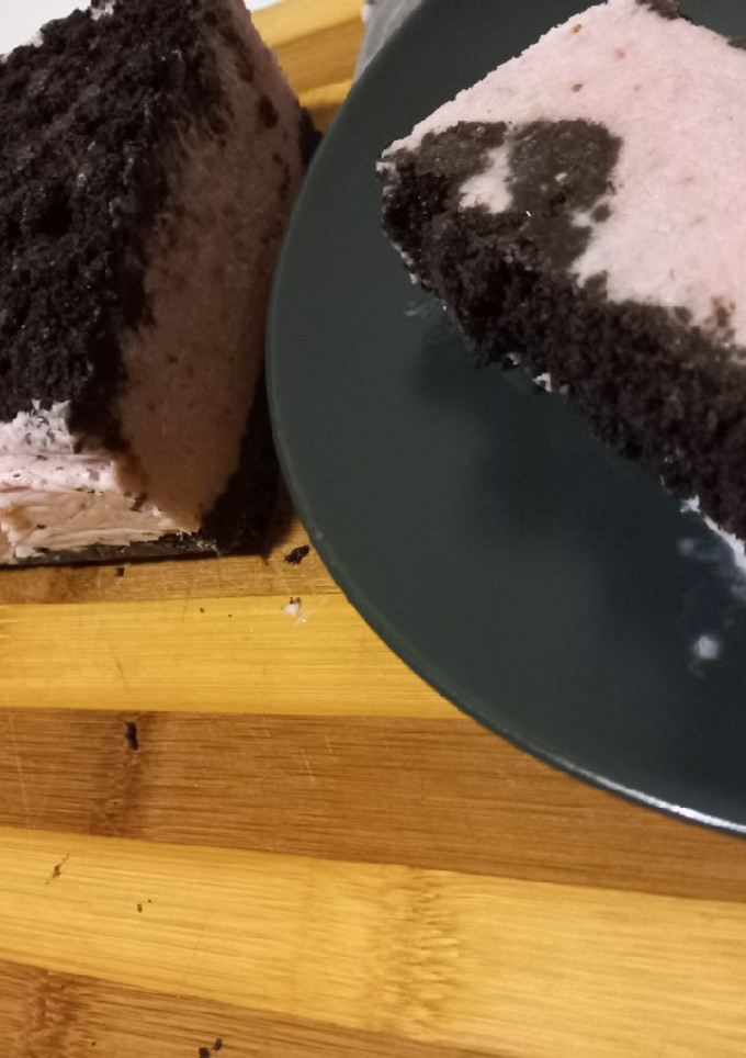 Una foto de Tarta Oreo de fresas 🍪🍓