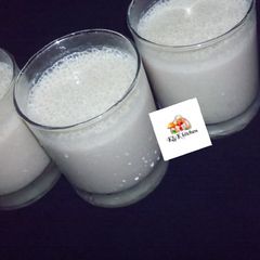 A picture of Banana and Apple smoothie.