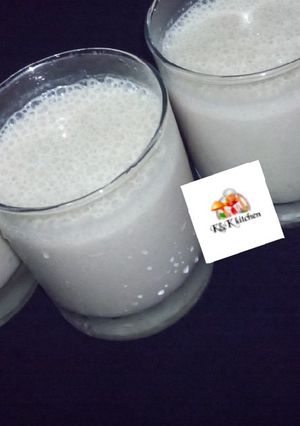 A picture of Banana and Apple smoothie.