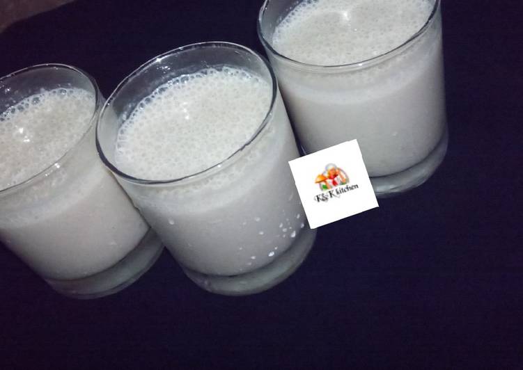 Recipe of Homemade Banana and Apple smoothie