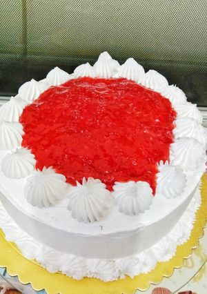 صورة لوصفة كيكة 🍰 الفراولة بالكريمة