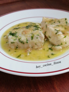 Una foto de Bacalao en salsa verde