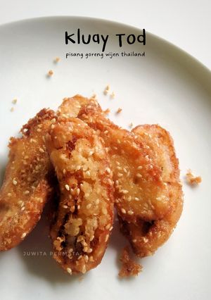 A picture of Kluay Tod | Thai Sesame Fried Bananas Super Crunchy.