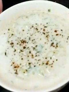 खीरा का रायता (kheera ka raita recipe in hindi) रेसिपी मुख्य फोटो