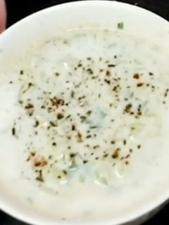 खीरा का रायता (kheera ka raita recipe in hindi) रेसिपी मुख्य फोटो