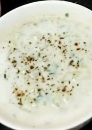 खीरा का रायता (kheera ka raita recipe in hindi) रेसिपी मुख्य फोटो