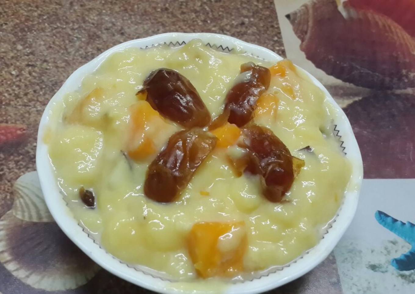Mixed fruit custard with dates