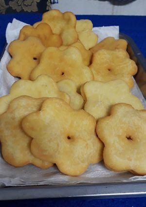 Una foto de Tortas fritas de tarde soleada😋