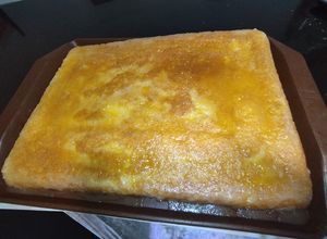 Una foto de Torta de naranja con glasé y almíbar, puro sabor! 🍊🍊🍊