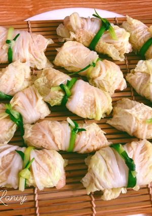 Hình của món Cải thảo cuộn ức gà.
