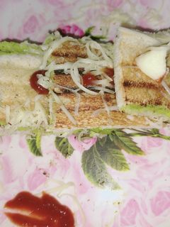 ચીઝ સેન્ડવીચ(cheese Sandwich Recipe in Gujarati) રેસીપી મુખ્ય ફોટો