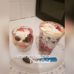 A picture of Fruits parfait.