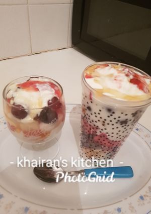 A picture of Fruits parfait.